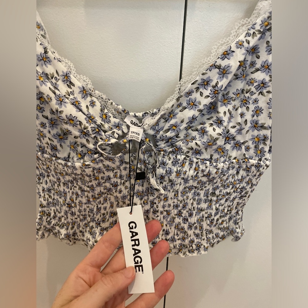 Garage Floral Ruffle Crop Top - Flower pattern - Picture 3 of 5